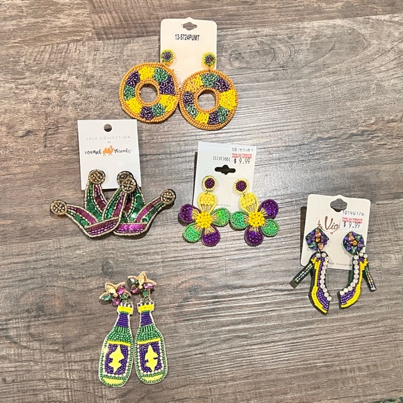 FINAL PRICE Bundle of Mardi Gras Earrings - Picture 1 of 6